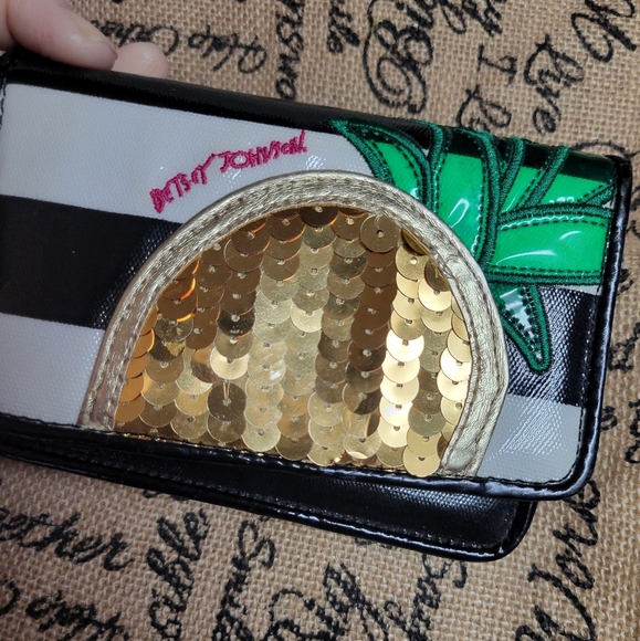 Betsey Johnson sequined pineapple crossbody - Picture 11 of 14